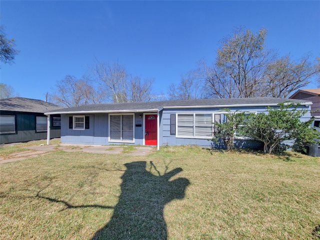 5835 Kenilwood Drive, Houston, TX 77033