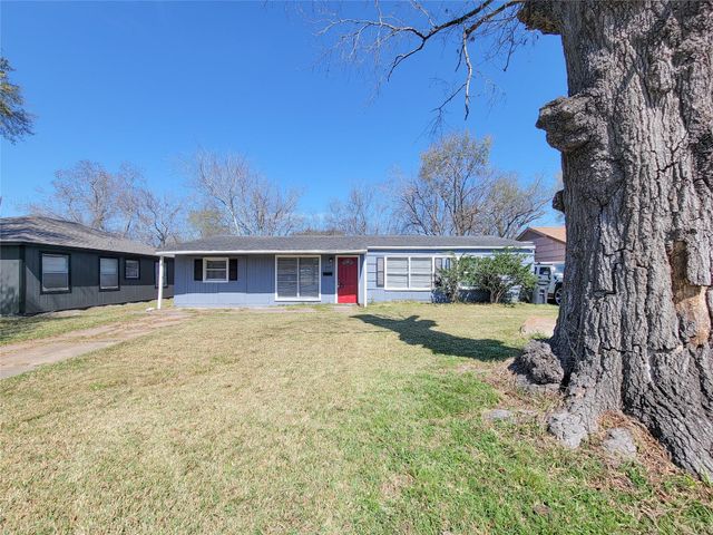 5835 Kenilwood Drive, Houston, TX 77033