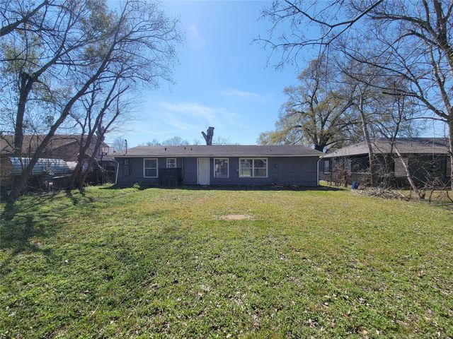 5835 Kenilwood Drive, Houston, TX 77033