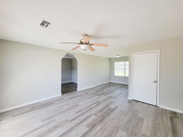 5835 Kenilwood Drive, Houston, TX 77033