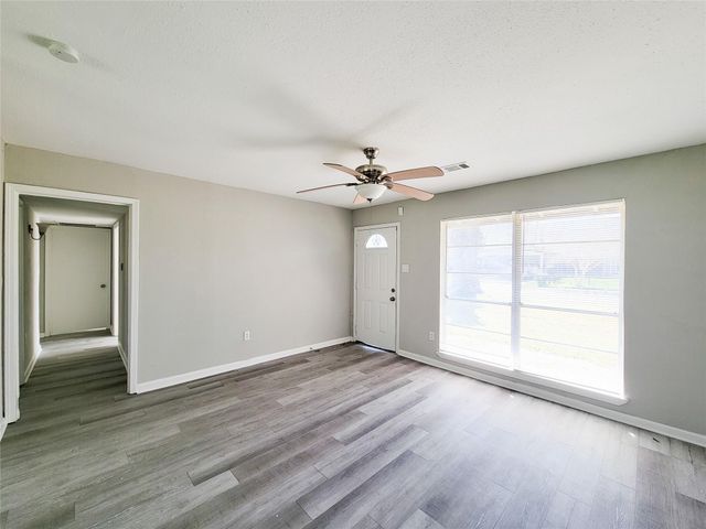 5835 Kenilwood Drive, Houston, TX 77033