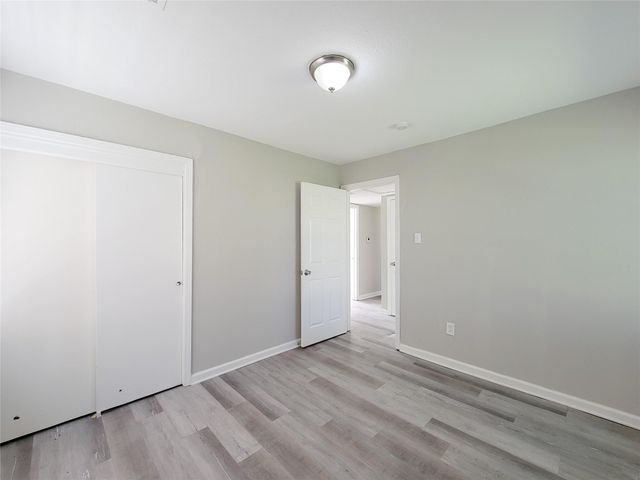 5835 Kenilwood Drive, Houston, TX 77033