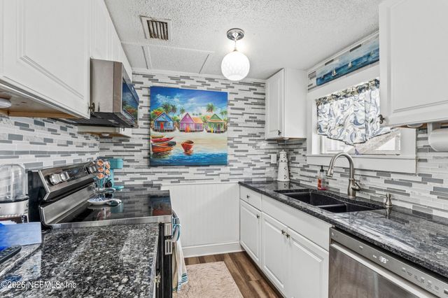 823 N FLETCHER Avenue, Fernandina Beach, FL 32034