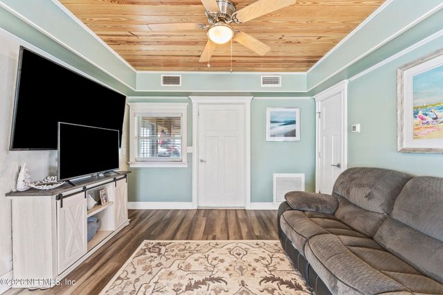 823 N FLETCHER Avenue, Fernandina Beach, FL 32034