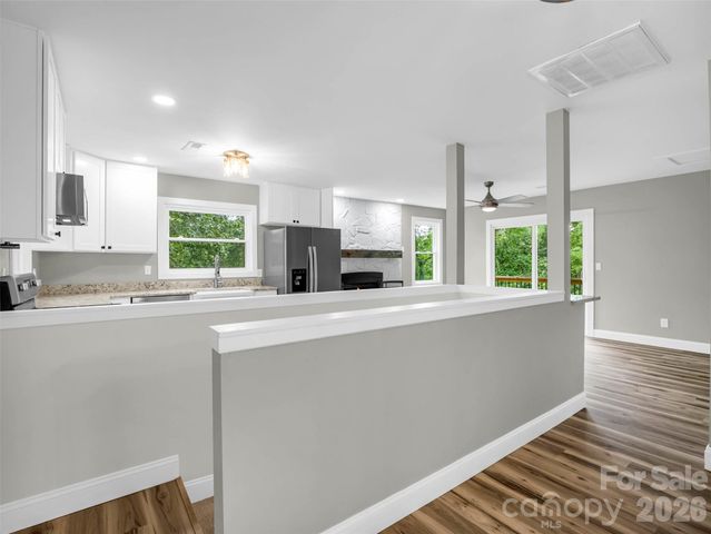 106 Bobwhite Avenue, Lake Lure, NC 28746