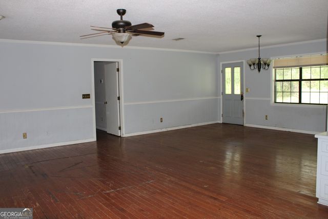 338 Lakeview Drive, Baxley, GA 31513