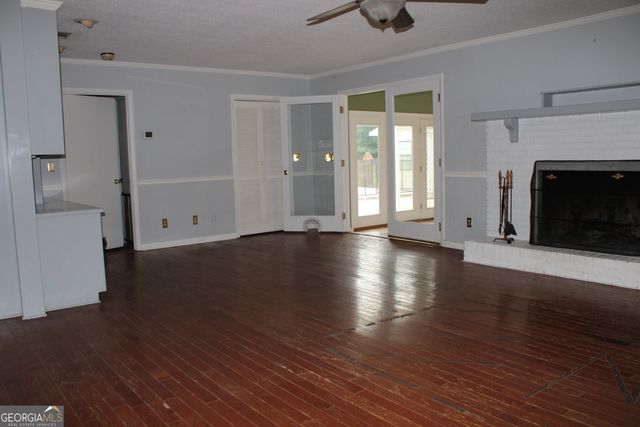 338 Lakeview Drive, Baxley, GA 31513