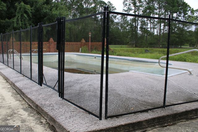 338 Lakeview Drive, Baxley, GA 31513