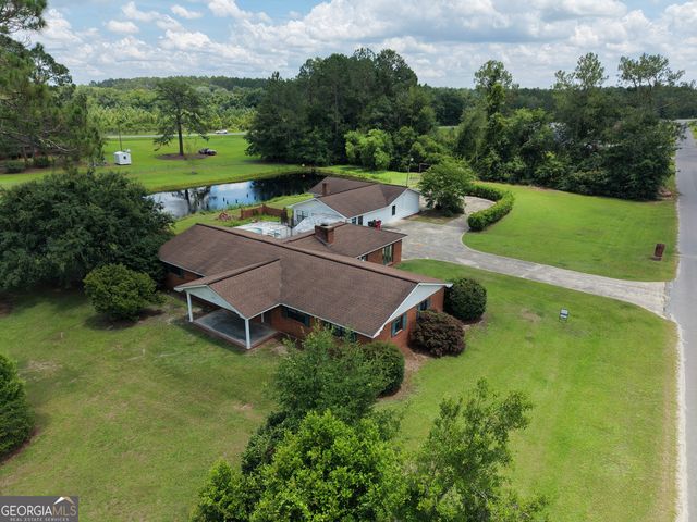 338 Lakeview Drive, Baxley, GA 31513