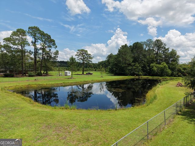 338 Lakeview Drive, Baxley, GA 31513