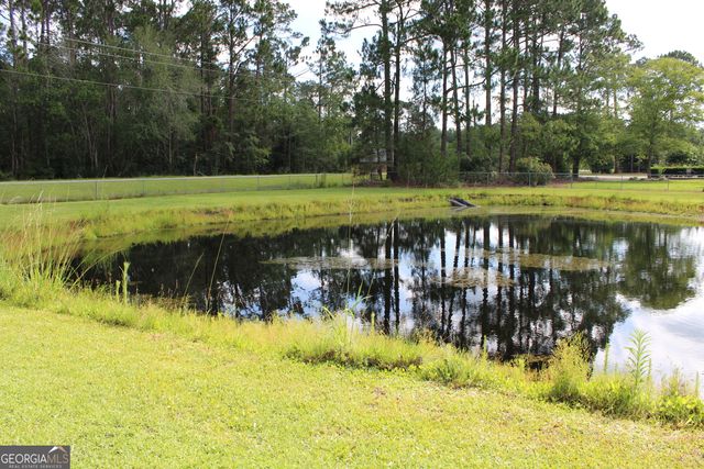338 Lakeview Drive, Baxley, GA 31513