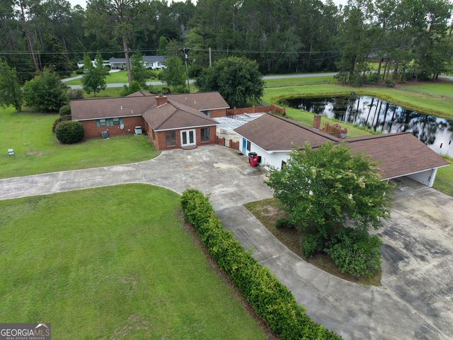 338 Lakeview Drive, Baxley, GA 31513