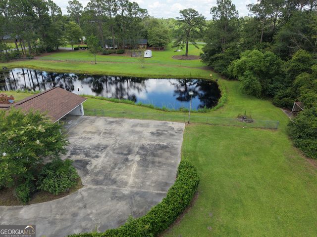 338 Lakeview Drive, Baxley, GA 31513