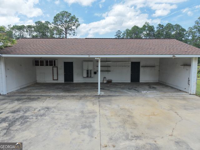 338 Lakeview Drive, Baxley, GA 31513