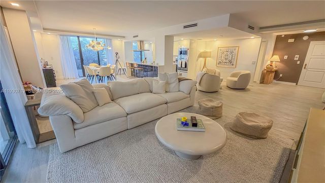 9801 Collins Ave 3Y, Bal Harbour, FL 33154