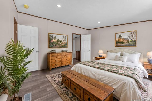 5709 County Road 422, Pleasanton, TX 78064