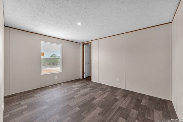 5709 County Road 422, Pleasanton, TX 78064