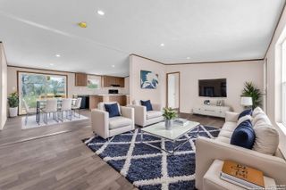 5709 County Road 422, Pleasanton, TX 78064