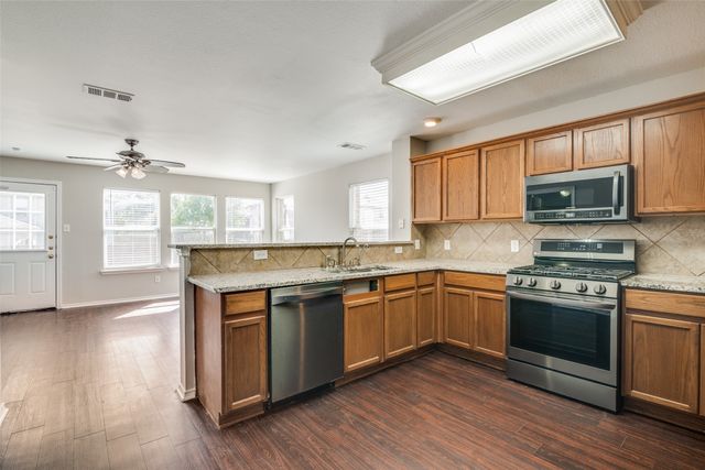 3017 Southern Hills Lane, Mesquite, TX 75181