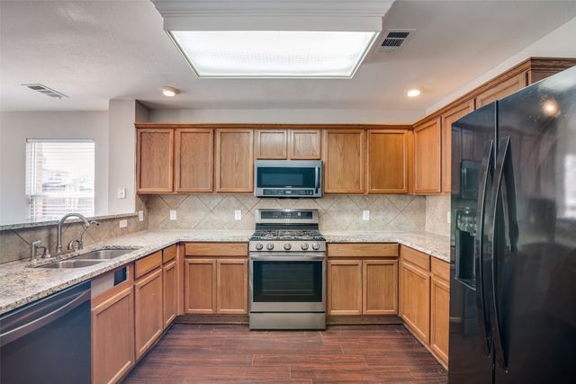 3017 Southern Hills Lane, Mesquite, TX 75181