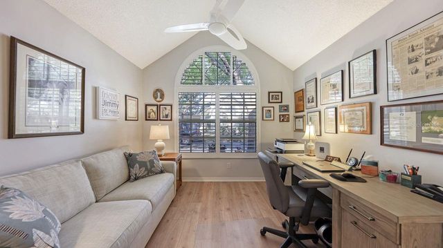 4507 WHIRLAWAY DRIVE A, Sarasota, FL 34233