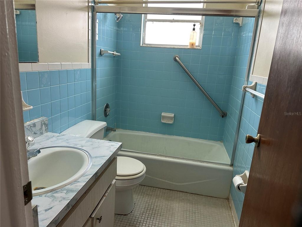 Image 11 of property listing at 1209 E ELLICOTT STREET, Tampa, FL 33603