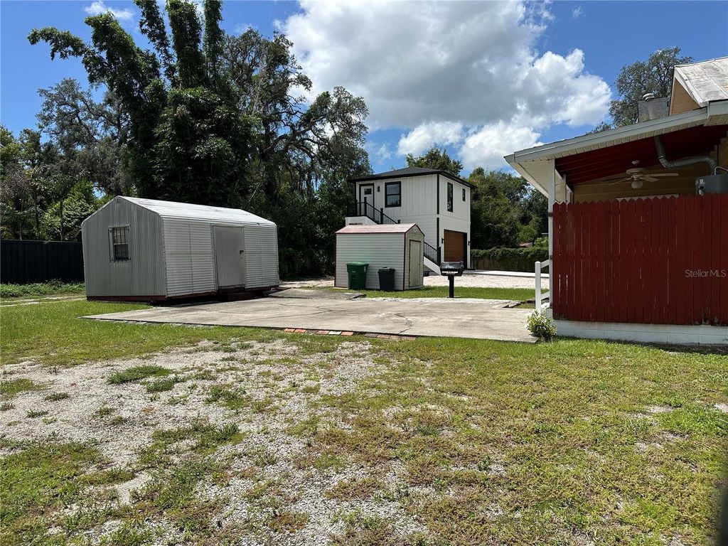 Image 4 of property listing at 1209 E ELLICOTT STREET, Tampa, FL 33603