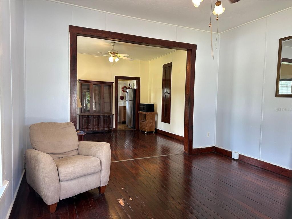 Image 7 of property listing at 1209 E ELLICOTT STREET, Tampa, FL 33603