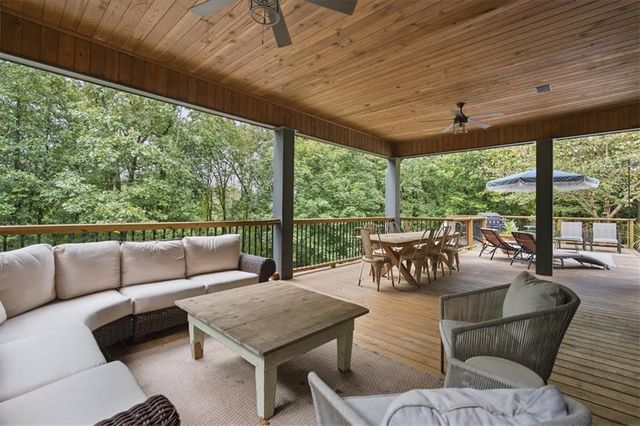 992 Oak Grove Road, Carrollton, GA 30117