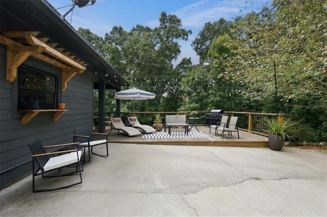 992 Oak Grove Road, Carrollton, GA 30117