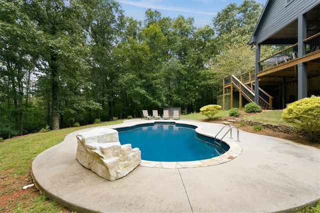992 Oak Grove Road, Carrollton, GA 30117