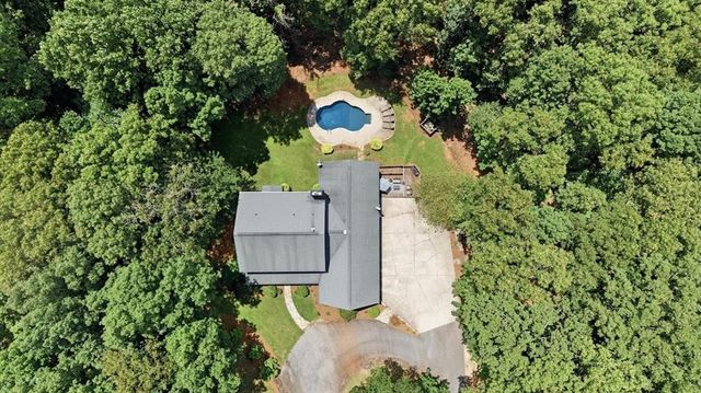 992 Oak Grove Road, Carrollton, GA 30117