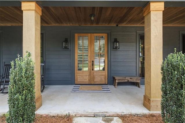 992 Oak Grove Road, Carrollton, GA 30117
