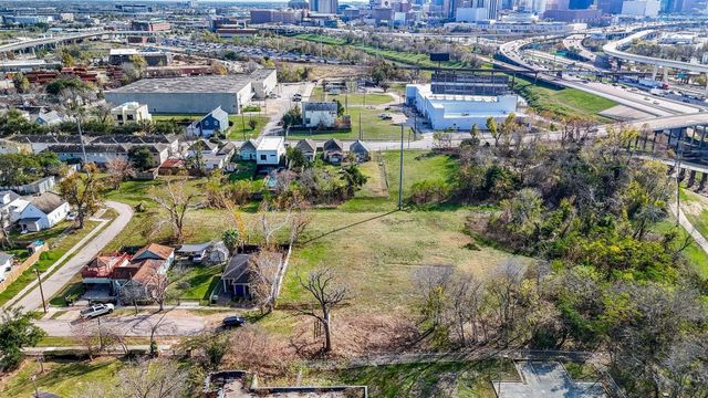 1917 Thomas Street, Houston, TX 77009