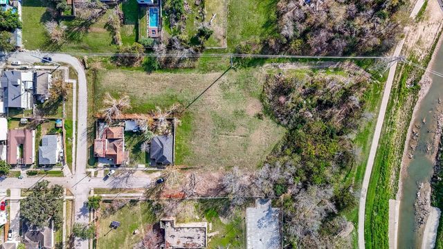1917 Thomas Street, Houston, TX 77009