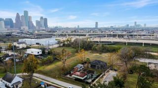 1917 Thomas Street, Houston, TX 77009