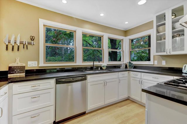 127 E Empire, Grass Valley, CA 95945