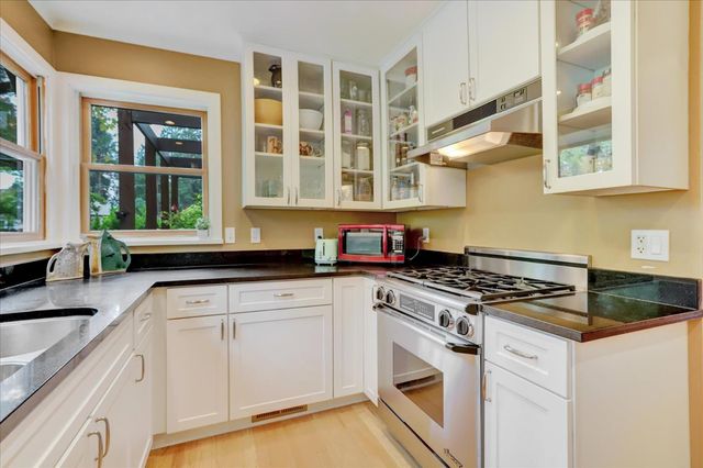 127 E Empire, Grass Valley, CA 95945