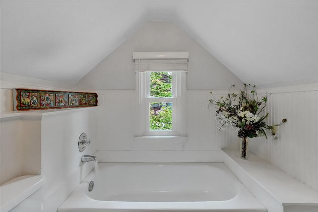 127 E Empire, Grass Valley, CA 95945