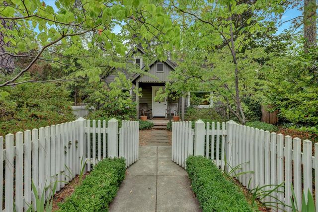 127 E Empire, Grass Valley, CA 95945