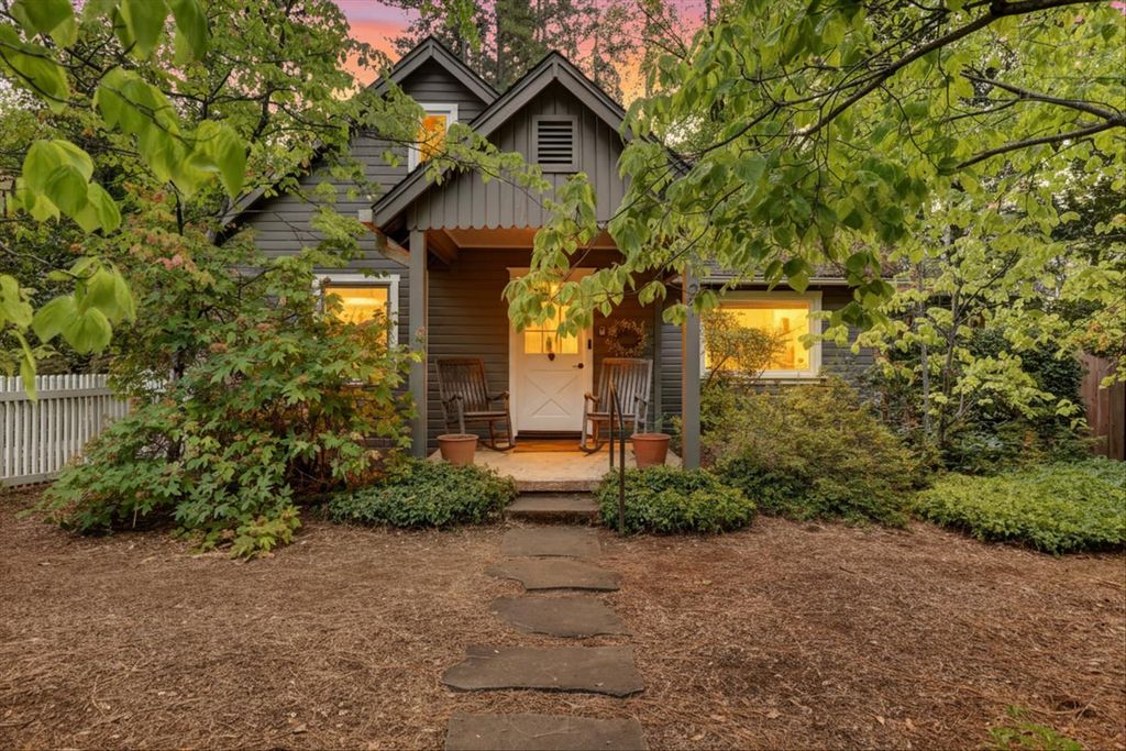 127 E Empire, Grass Valley, CA 95945