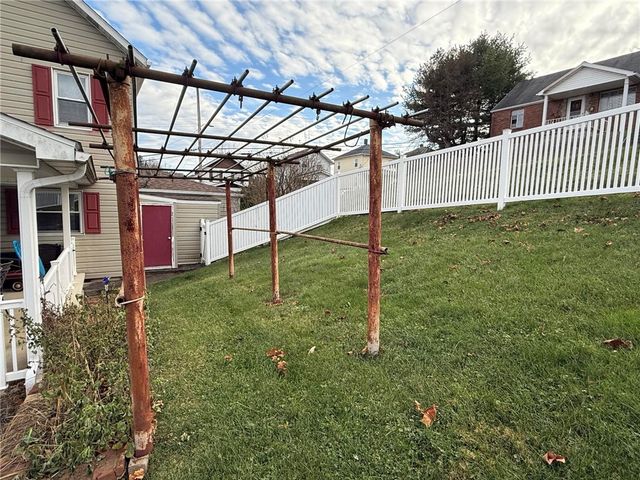 50 VERNON STREET, South Union Twp, PA 15401