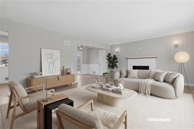 1232 OLD MANOR Road, Liberty, MO 64068