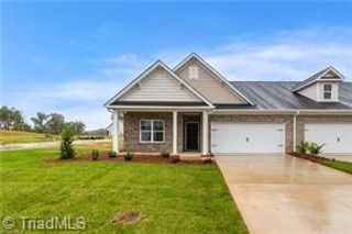 3606 Townland Circle, Clemmons, NC 27012