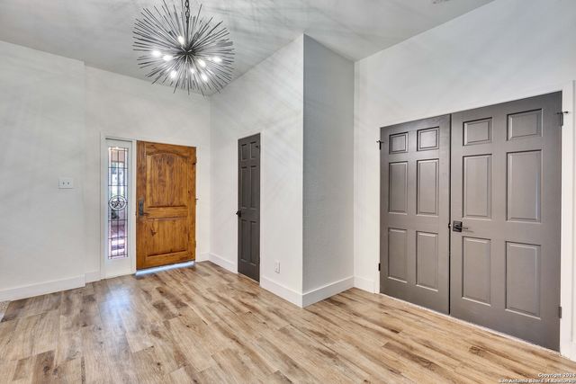 739 W OAK ESTATES DR, San Antonio, TX 78260