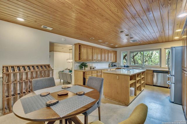 739 W OAK ESTATES DR, San Antonio, TX 78260