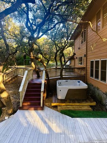 739 W OAK ESTATES DR, San Antonio, TX 78260