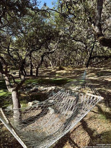 739 W OAK ESTATES DR, San Antonio, TX 78260