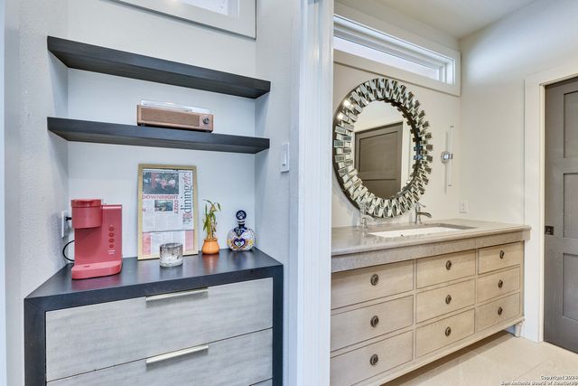 739 W OAK ESTATES DR, San Antonio, TX 78260