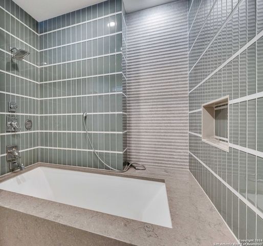 739 W OAK ESTATES DR, San Antonio, TX 78260